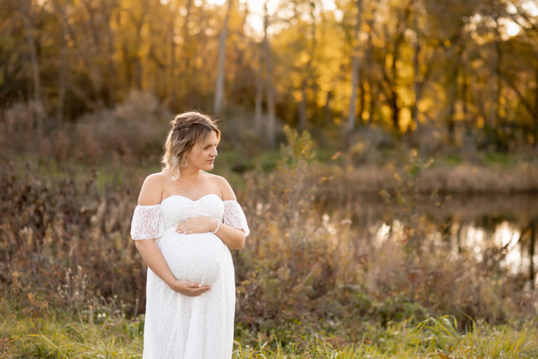 outdoor-pregnancy-photos-in-plymouth-mn