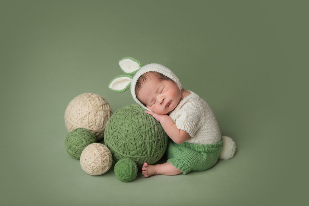 Sleeping bunny - rui wu