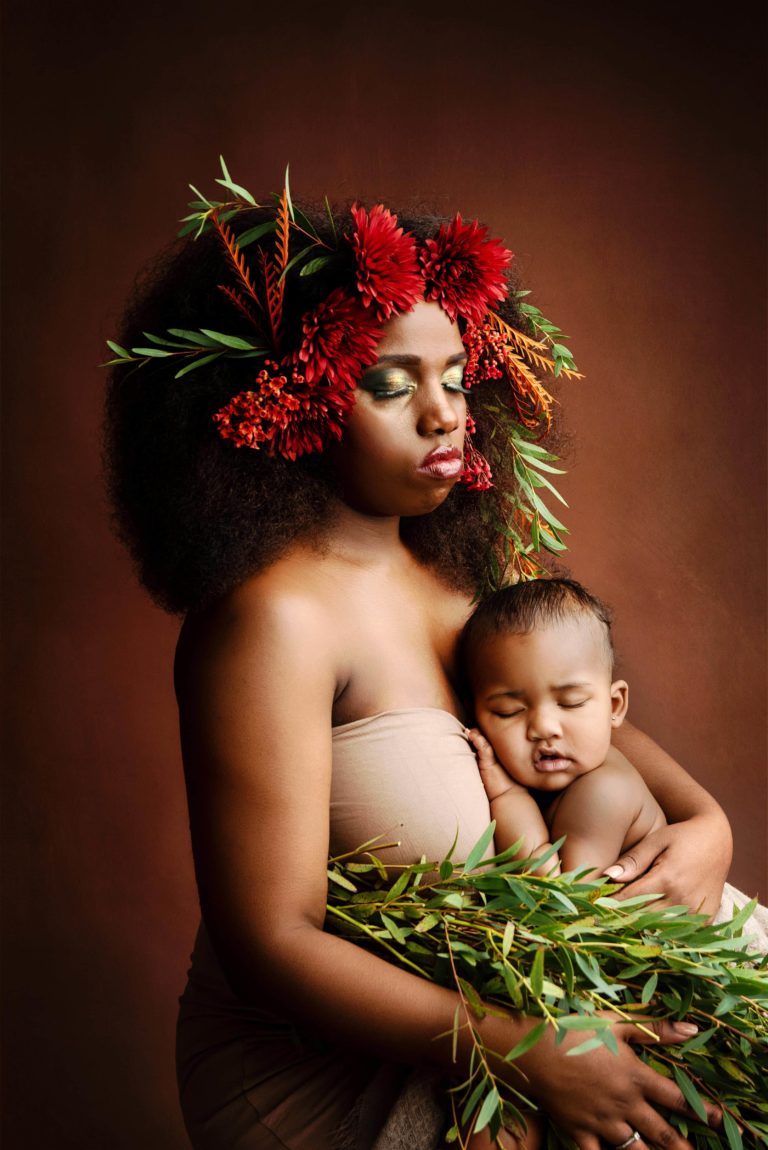 st-louis-motherhood-photographer-mom-and-daugher-mother-nature-with-flowers-in-hair